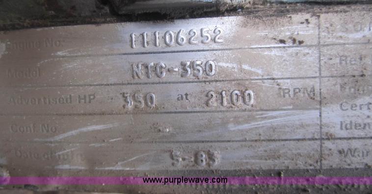 image for item B5766 1983 Ford LT9000 semi