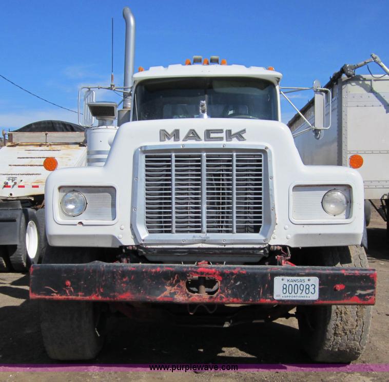 image for item B5770 1981 Mack R747S semi truck
