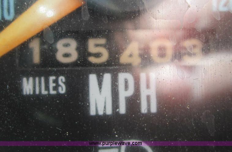 image for item B5770 1981 Mack R747S semi truck