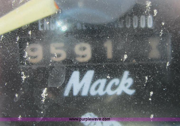 image for item B5770 1981 Mack R747S semi truck
