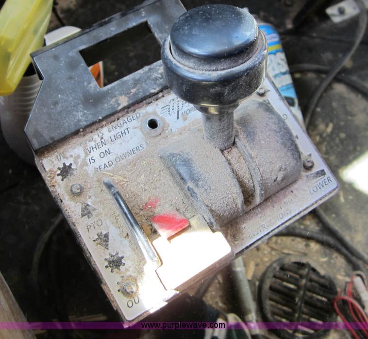 image for item B5770 1981 Mack R747S semi truck