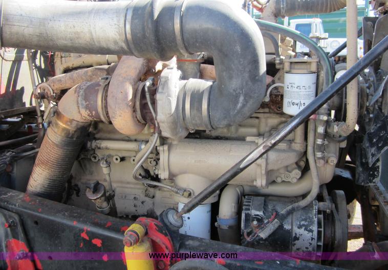 image for item B5770 1981 Mack R747S semi truck