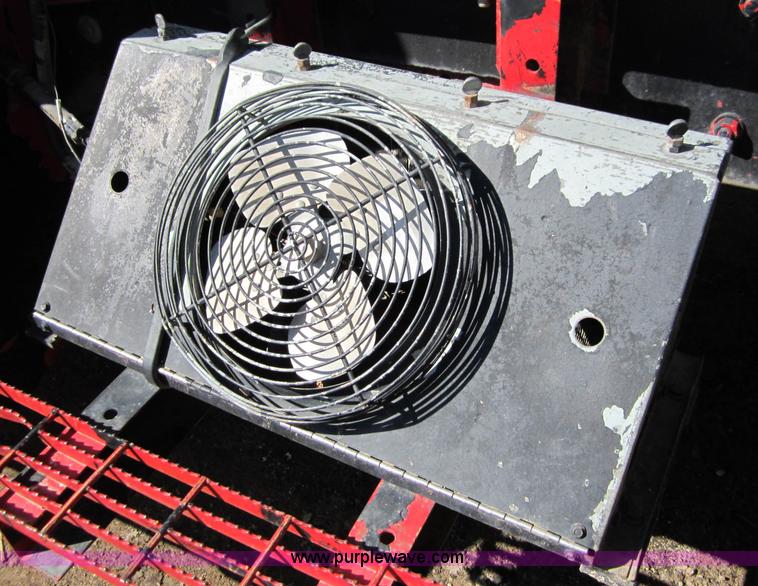 image for item B5770 1981 Mack R747S semi truck