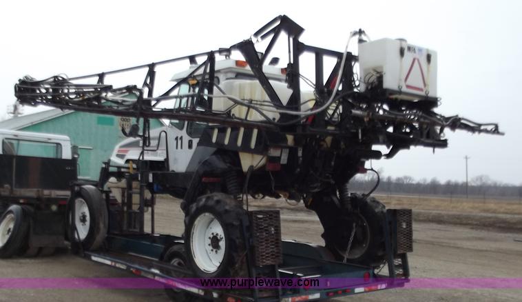 image for item B6272 2005 AGCO Spra-Coupe 4450 with trailer