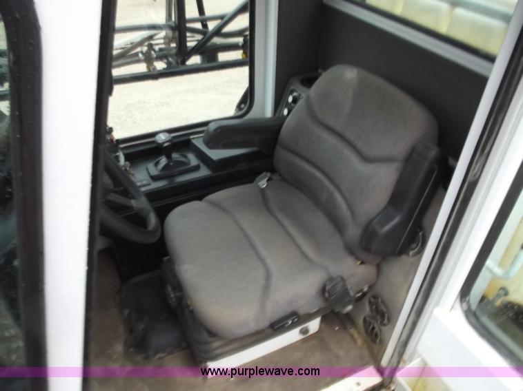 image for item B6272 2005 AGCO Spra-Coupe 4450 with trailer