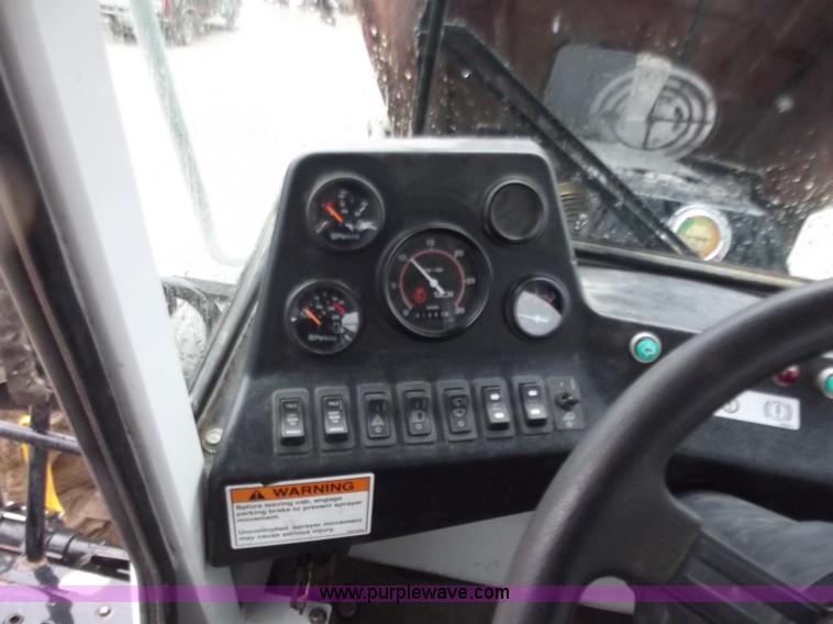 image for item B6272 2005 AGCO Spra-Coupe 4450 with trailer