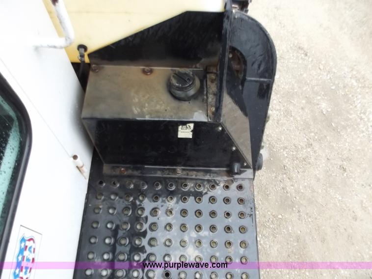 image for item B6272 2005 AGCO Spra-Coupe 4450 with trailer