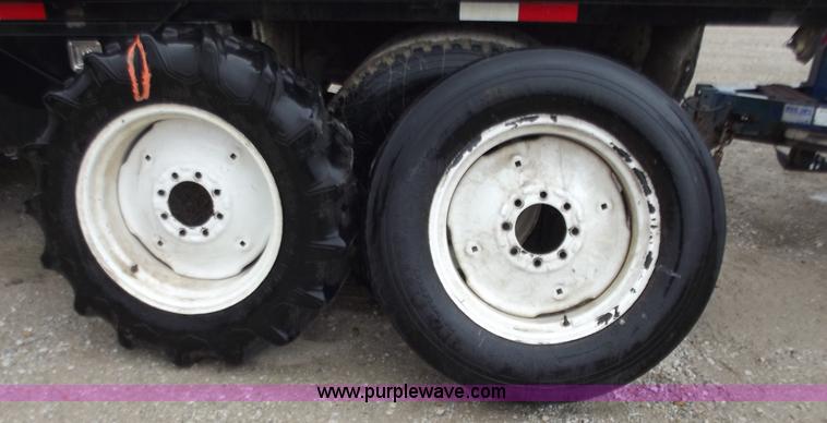 image for item B6272 2005 AGCO Spra-Coupe 4450 with trailer