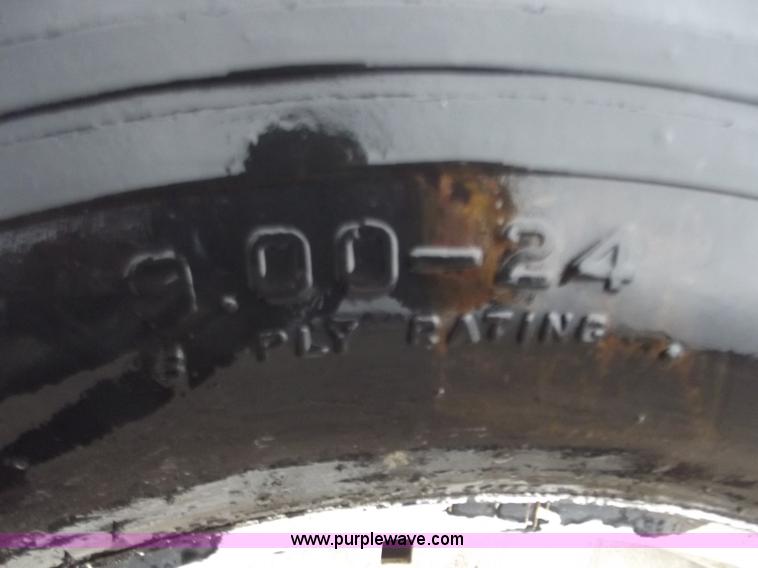 image for item B6272 2005 AGCO Spra-Coupe 4450 with trailer