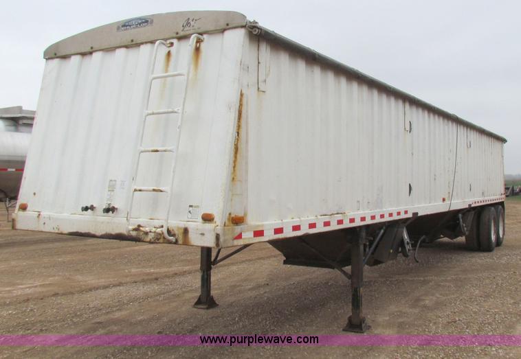 image for item B7139 2001 Jet 40' double hopper grain trailer