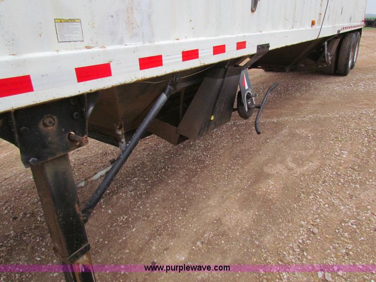 image for item B7139 2001 Jet 40' double hopper grain trailer