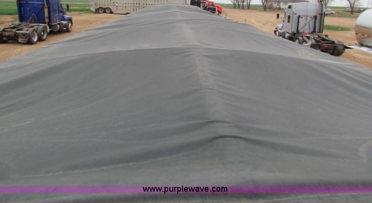 image for item B7139 2001 Jet 40' double hopper grain trailer