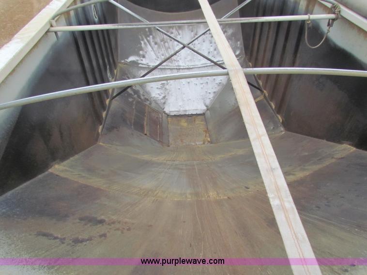 image for item B7139 2001 Jet 40' double hopper grain trailer