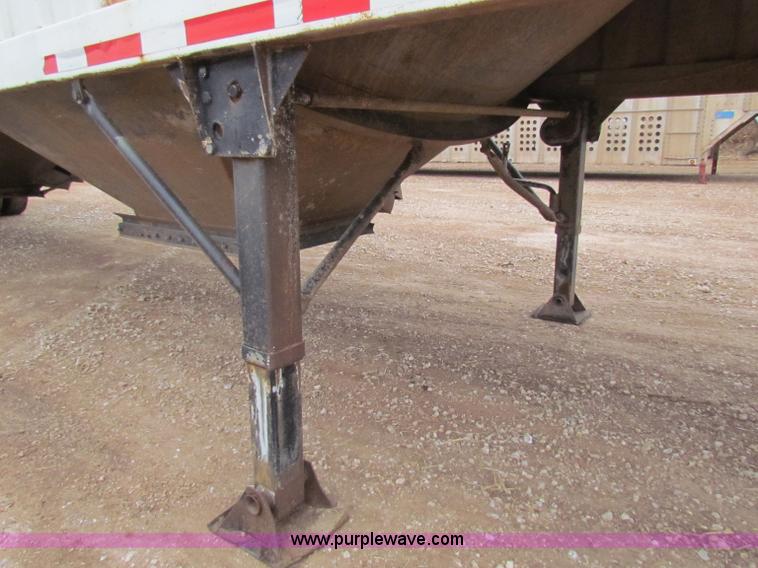 image for item B7139 2001 Jet 40' double hopper grain trailer