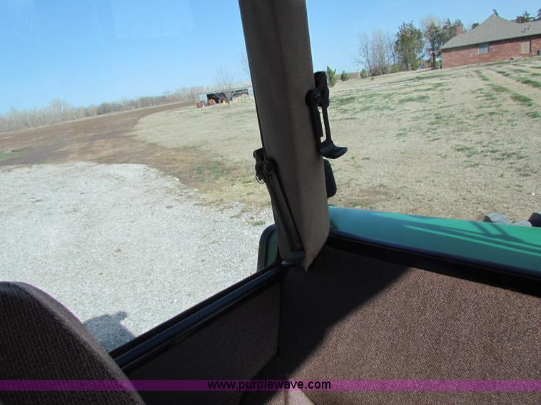 image for item B7142 1992 John Deere 4560 MFWD tractor