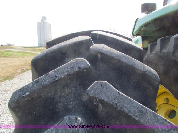 image for item B7142 1992 John Deere 4560 MFWD tractor