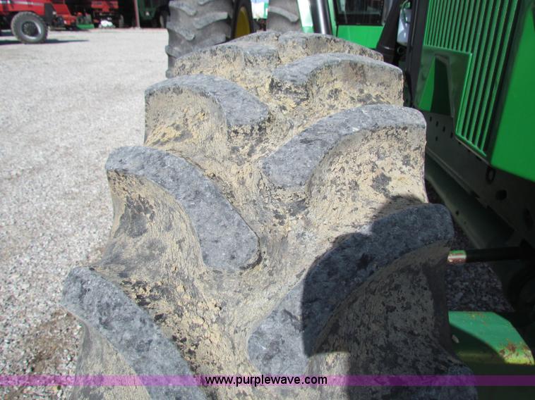 image for item B7142 1992 John Deere 4560 MFWD tractor