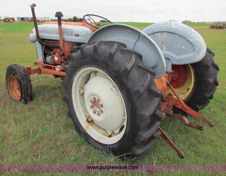 image for item B7173 Ford 801 tractor