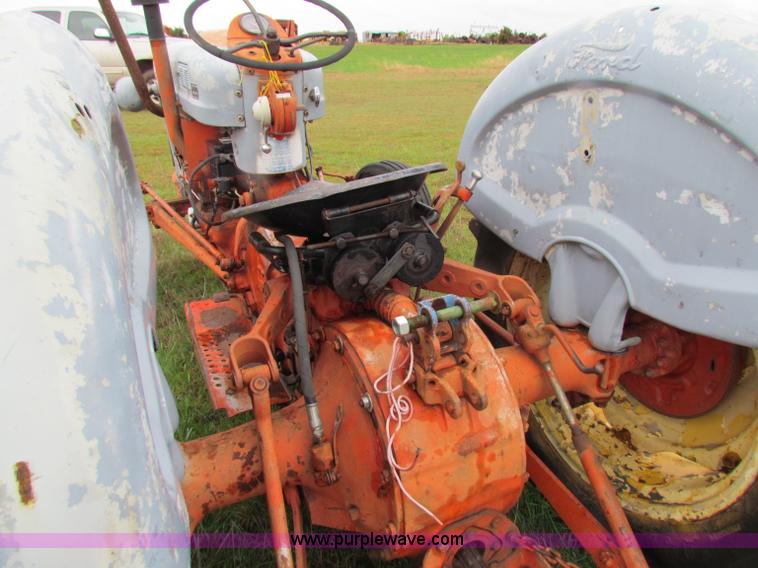 image for item B7173 Ford 801 tractor
