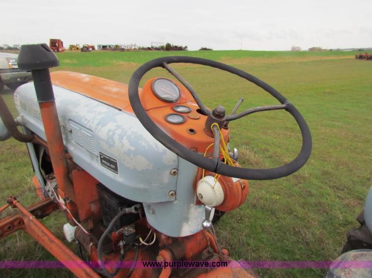 image for item B7173 Ford 801 tractor