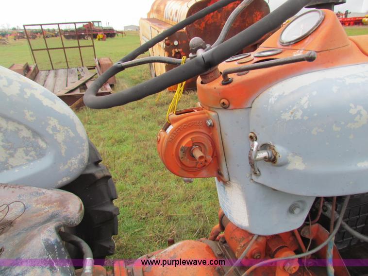 image for item B7173 Ford 801 tractor