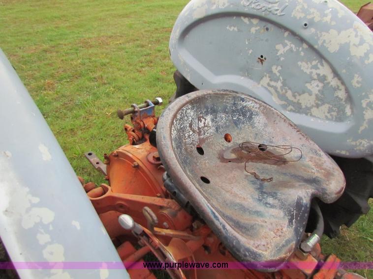 image for item B7173 Ford 801 tractor