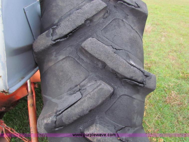 image for item B7173 Ford 801 tractor