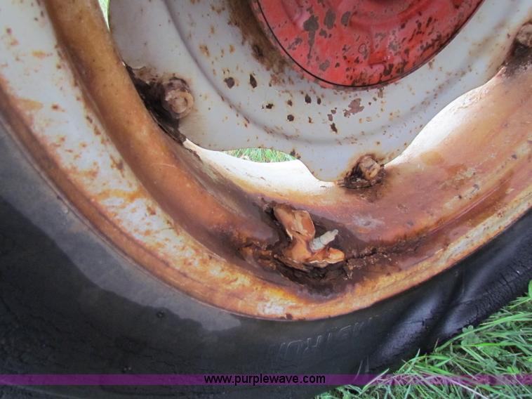 image for item B7173 Ford 801 tractor