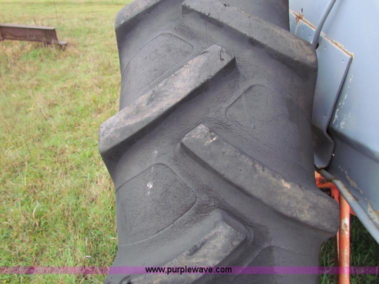 image for item B7173 Ford 801 tractor