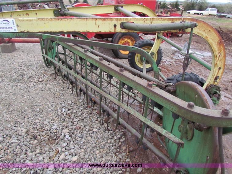image for item B7188 John Deere 894A hay rake