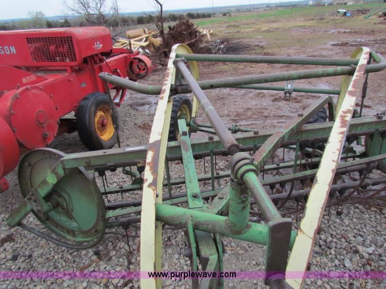 image for item B7188 John Deere 894A hay rake