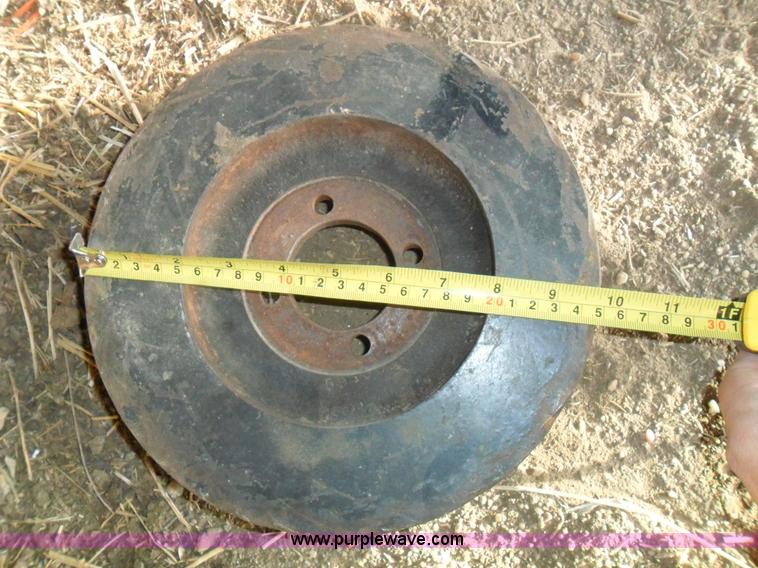 image for item B9012 Assorted Gleaner combine parts
