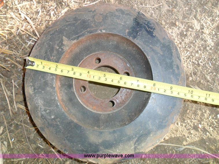 image for item B9012 Assorted Gleaner combine parts