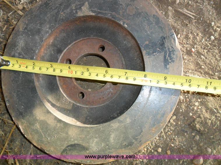 image for item B9012 Assorted Gleaner combine parts