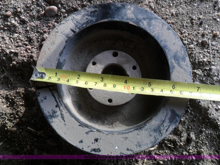 image for item B9012 Assorted Gleaner combine parts