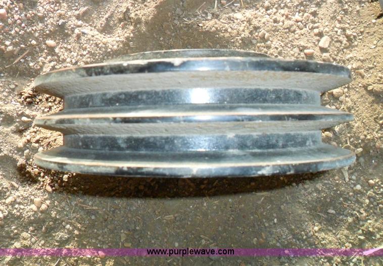 image for item B9012 Assorted Gleaner combine parts