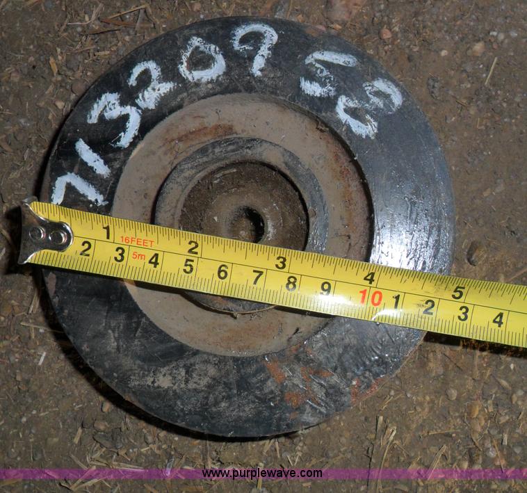 image for item B9012 Assorted Gleaner combine parts