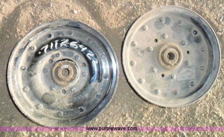 image for item B9012 Assorted Gleaner combine parts