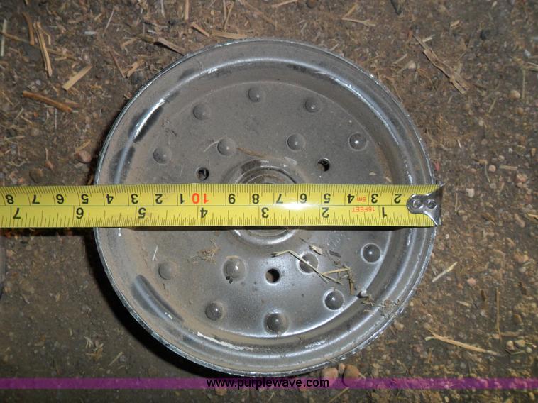 image for item B9012 Assorted Gleaner combine parts