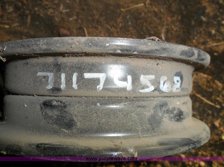 image for item B9012 Assorted Gleaner combine parts