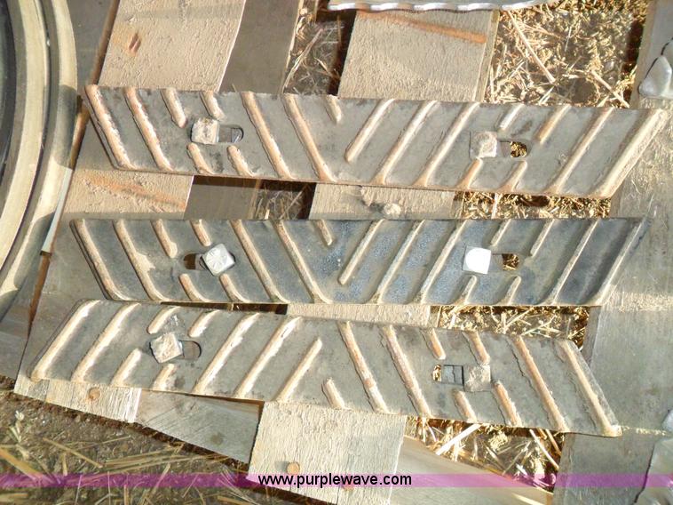 image for item B9012 Assorted Gleaner combine parts