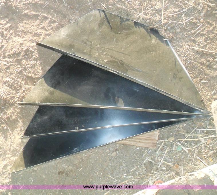 image for item B9012 Assorted Gleaner combine parts