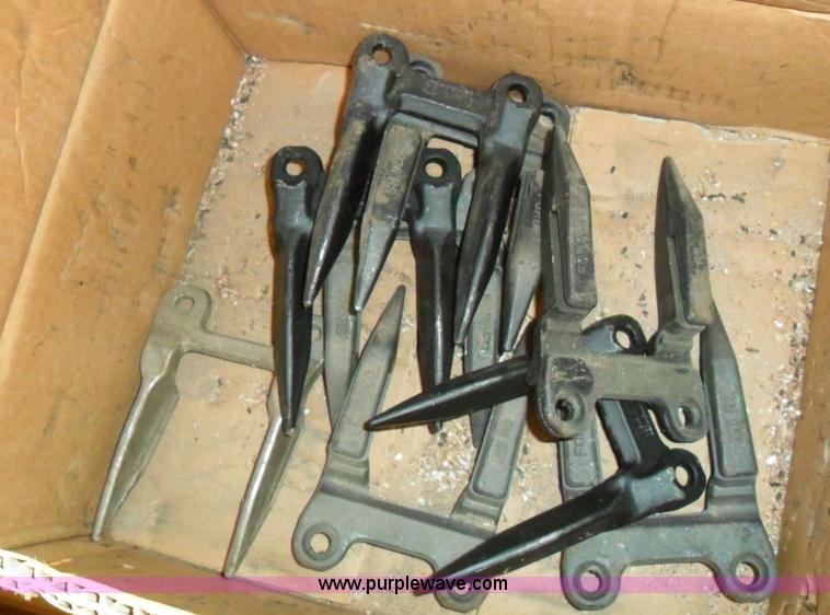 image for item B9012 Assorted Gleaner combine parts