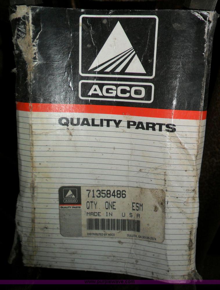 image for item B9012 Assorted Gleaner combine parts