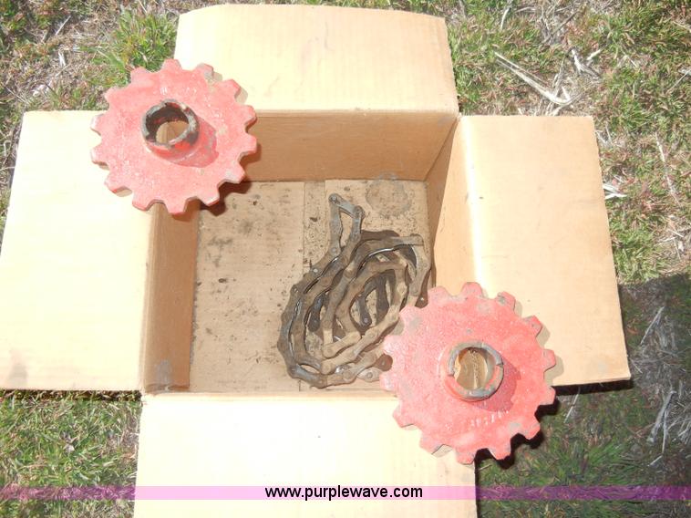 image for item C4067 IH 5100 soybean special drill