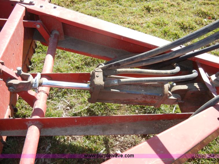 image for item C4067 IH 5100 soybean special drill