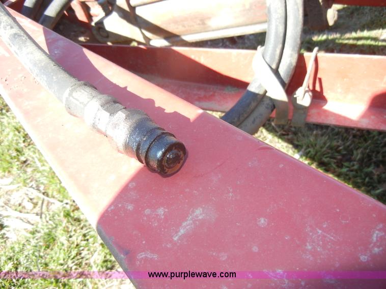 image for item C4067 IH 5100 soybean special drill