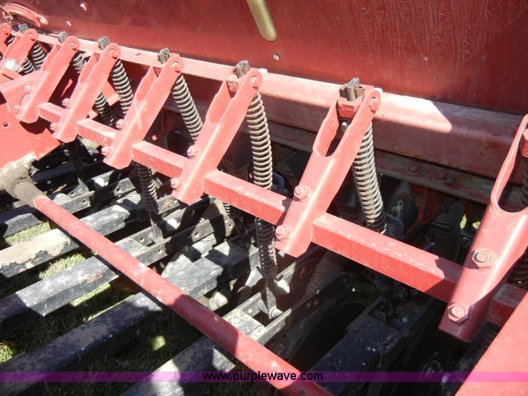 image for item C4067 IH 5100 soybean special drill