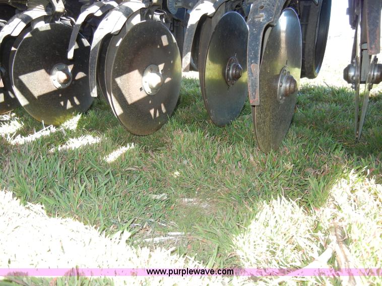 image for item C4067 IH 5100 soybean special drill