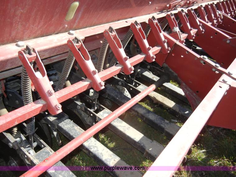 image for item C4067 IH 5100 soybean special drill